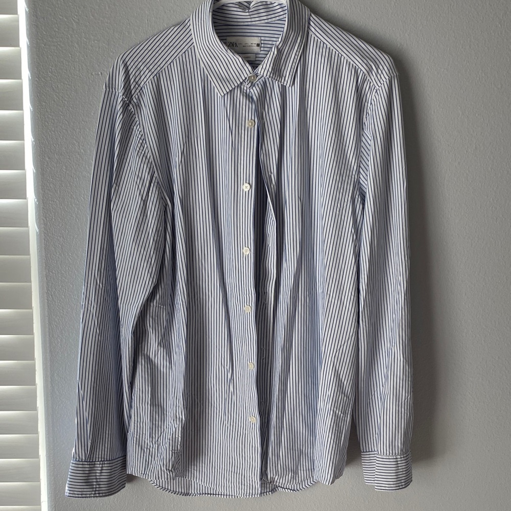 Zara Men's Blue and White Striped Shirt